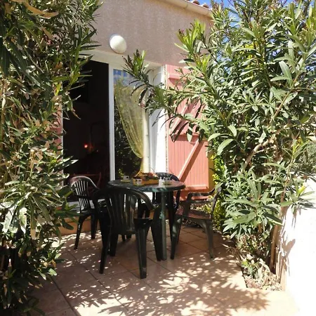 2 Pieces Avec Mezzanine, Terrasse Et Piscine - Saint-pierre-la-mer, 6 Couchages - Fr-1-229d-354 Сasa de vacaciones