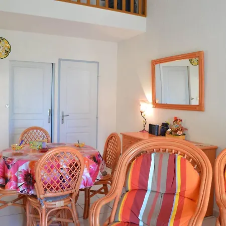 Сasa de vacaciones 2 Pieces Avec Mezzanine, Terrasse Et Piscine - Saint-pierre-la-mer, 6 Couchages - Fr-1-229d-354 *