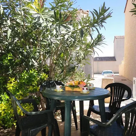2 Pieces Avec Mezzanine, Terrasse Et Piscine - Saint-pierre-la-mer, 6 Couchages - Fr-1-229d-354 Сasa de vacaciones