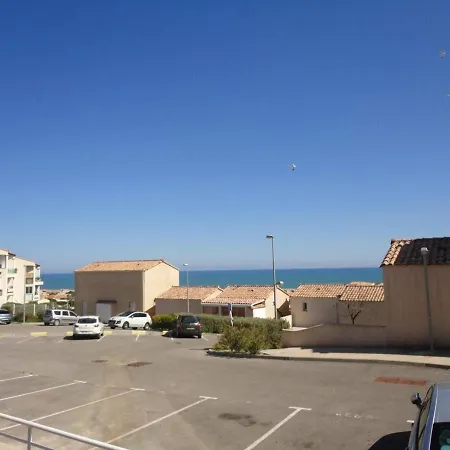 2 Pieces Avec Mezzanine, Terrasse Et Piscine - Saint-pierre-la-mer, 6 Couchages - Fr-1-229d-354 Сasa de vacaciones