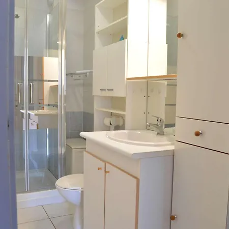 2 Pieces Avec Mezzanine, Terrasse Et Piscine - Saint-pierre-la-mer, 6 Couchages - Fr-1-229d-354 Сasa de vacaciones *